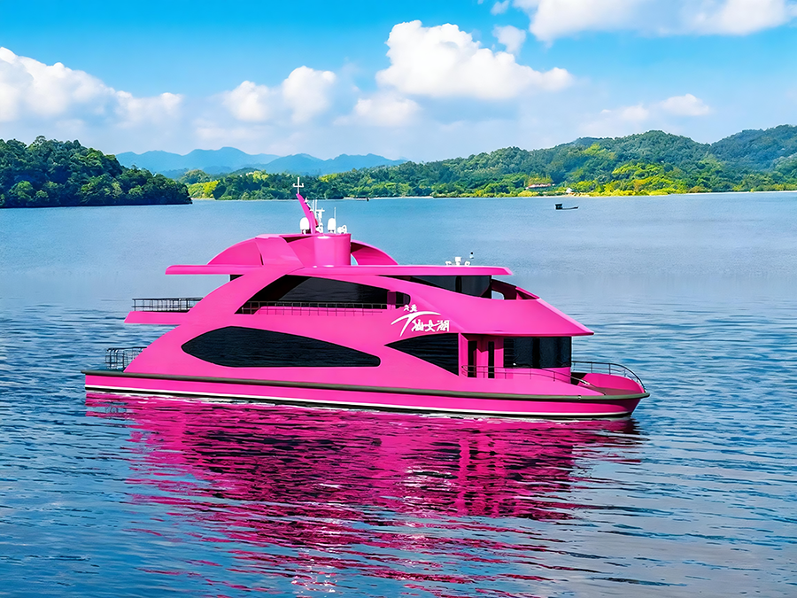 Leisure vessels